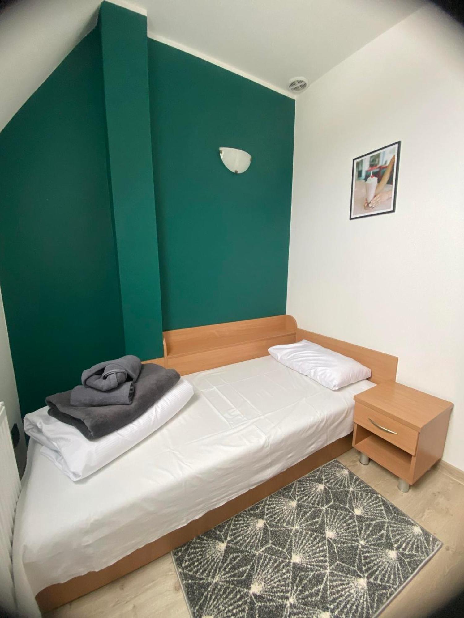 Hotel Milo - Noclegi Bartoszyce Exteriör bild
